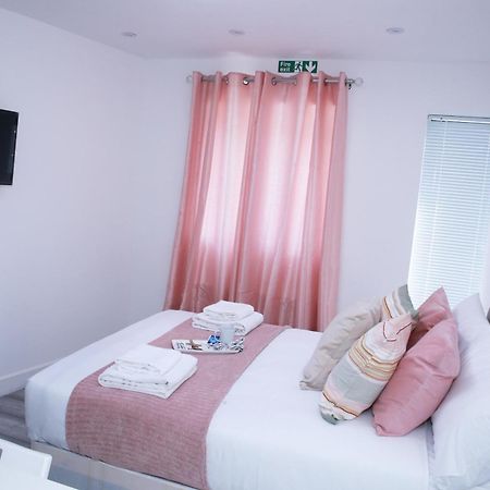 Harrow Luxury Flat With Free Parking. Daire Londra Dış mekan fotoğraf