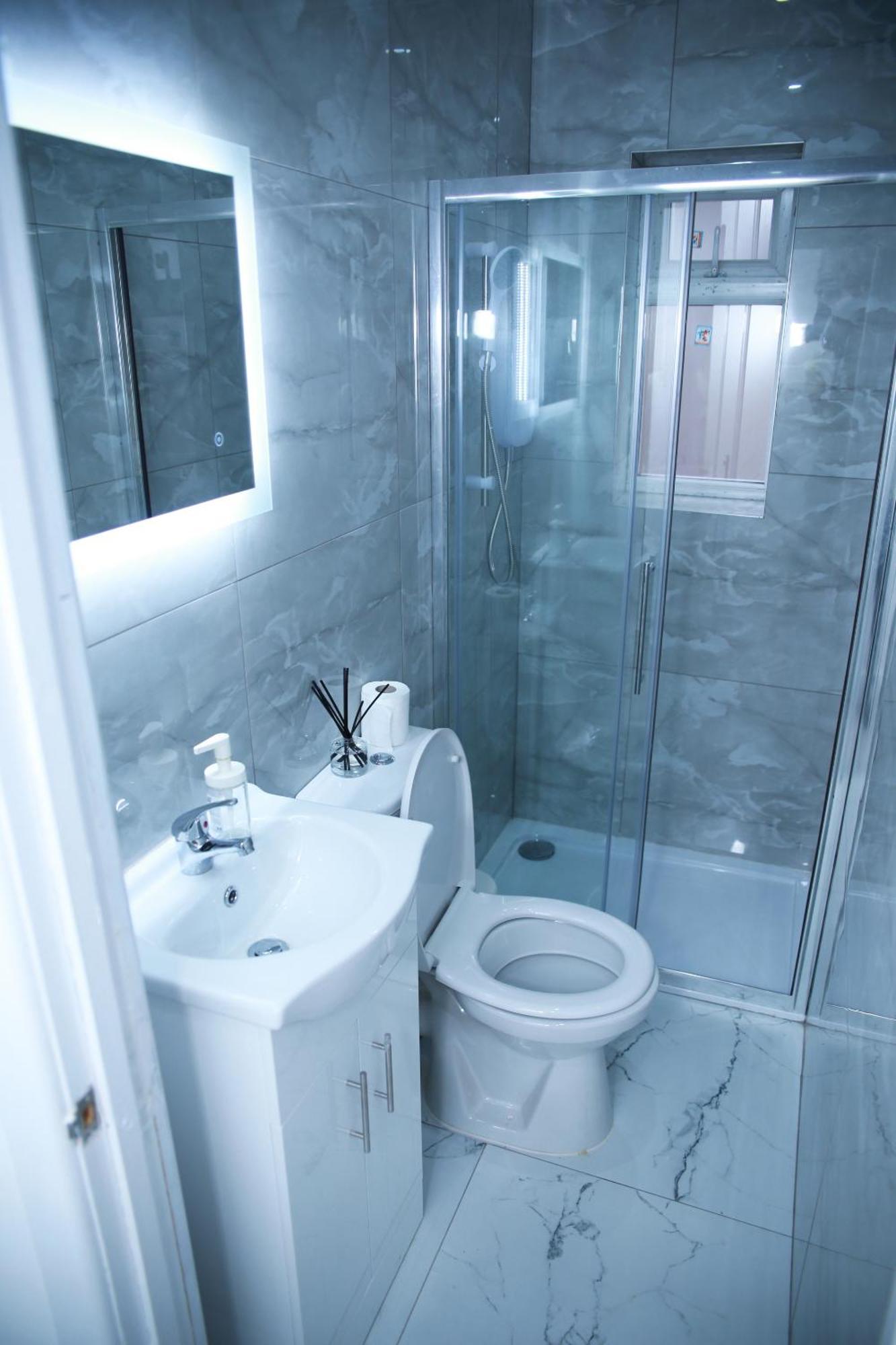 Harrow Luxury Flat With Free Parking. Daire Londra Oda fotoğraf