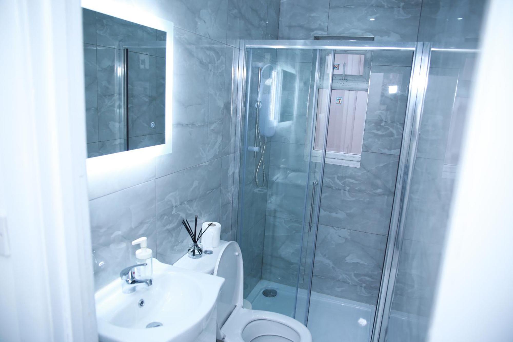 Harrow Luxury Flat With Free Parking. Daire Londra Dış mekan fotoğraf