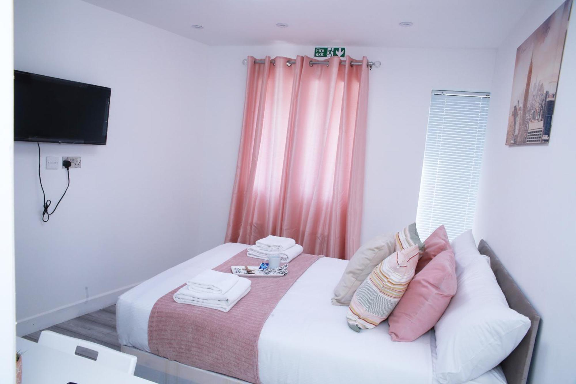Harrow Luxury Flat With Free Parking. Daire Londra Dış mekan fotoğraf